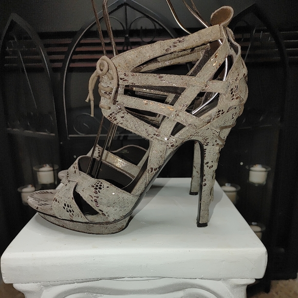 Elizabeth and James Stage Corset Gray/Gold Suede Heels 9B - Picture 7 of 11
